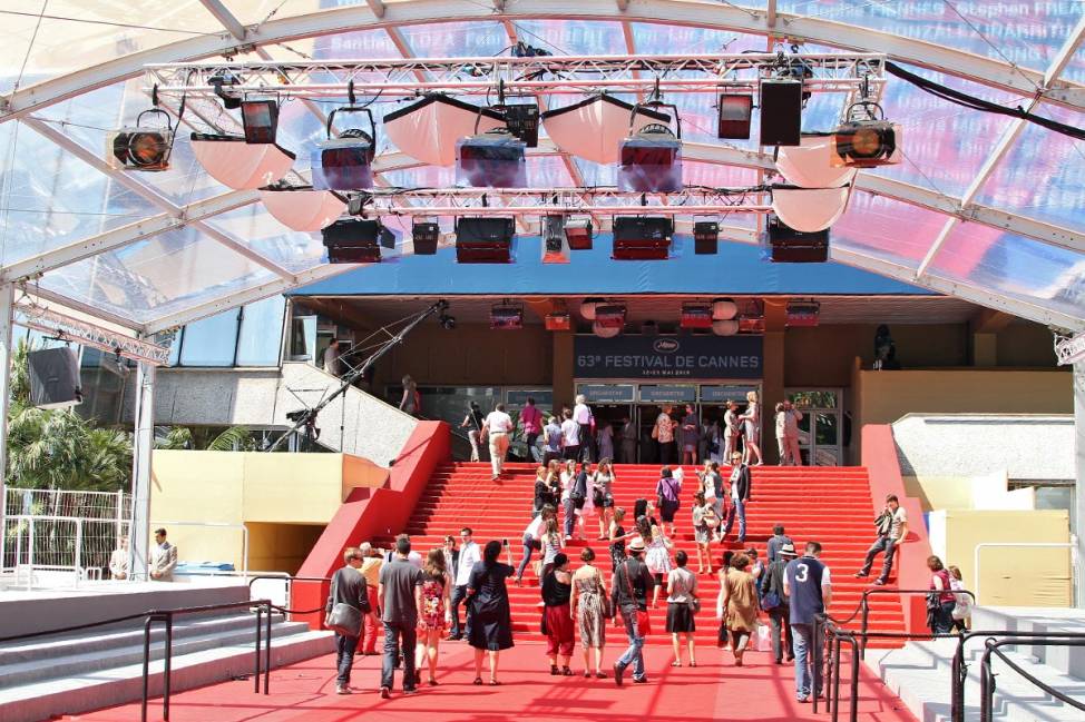 302-region-cannes-palais-des-festivals-974x1400
